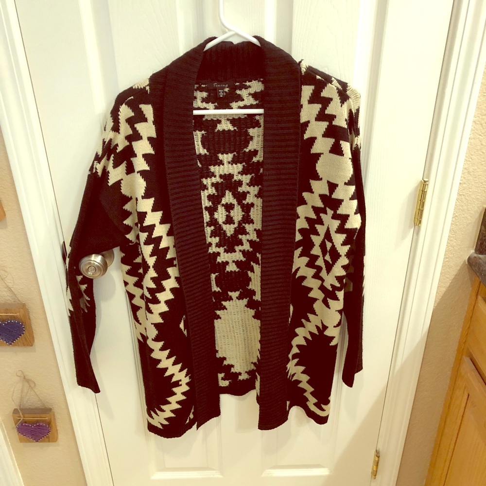 Super cute and warm sweater! Size M